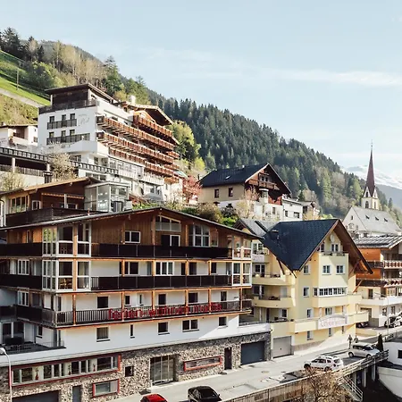 Ferienwohnen Mattle Mit Im Rucksack Silvretta Card Premium *