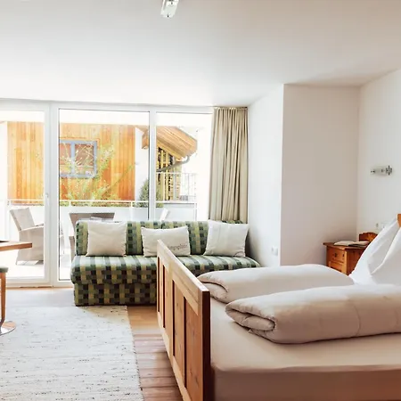 Ferienwohnen Mattle Mit Im Rucksack Silvretta Card Premium * קאפל