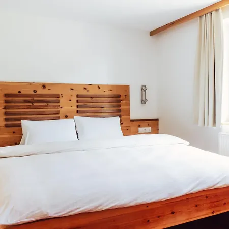 Ferienwohnen Mattle Mit Im Rucksack Silvretta Card Premium *